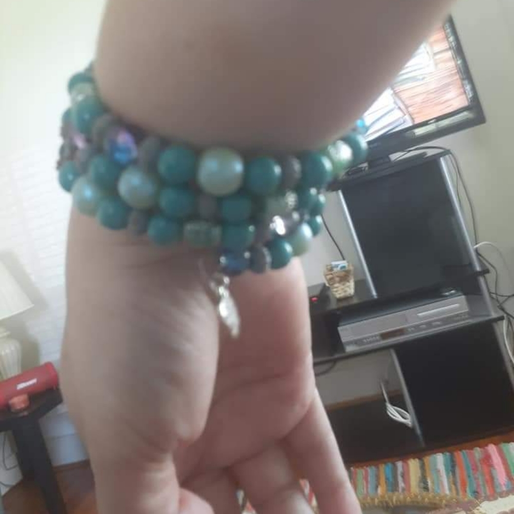 Handmade memory wire bracelet - Picture 2 of 2